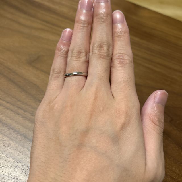 【銀座ダイヤモンドシライシの口コミ】 デザインが普通すぎず個性的すぎずな感じでとても気に入りました。価格も…