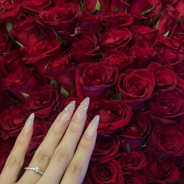 【銀座ダイヤモンドシライシの口コミ】 実際に買った指輪は光が当たると宝石のように輝くダイヤモンドは付けてい…