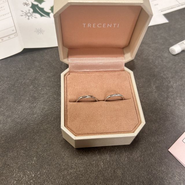 【TRECENTI(トレセンテ)の口コミ】 指輪のデザインはストレートとカーブのデザインになっています。
つける時…