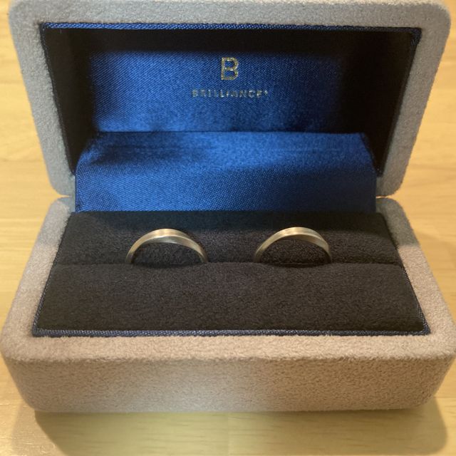 【BRILLIANCE+(ブリリアンスプラス)の口コミ】 シャンパンゴールドの色味が決め手で選びました。
ゴールドともプラチナと…