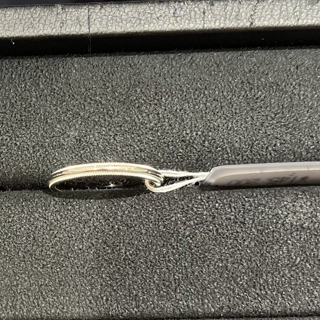 【ティファニー(Tiffany & Co.)の口コミ】 ミル打ちが可愛く、細めでシンプルなデザインでありながらも重厚感があり…