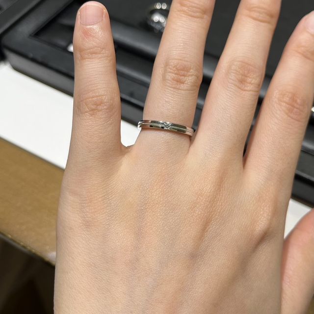 【ラザール ダイヤモンド(LAZARE DIAMOND)の口コミ】 ミル打ちの指輪が気になっていた時に、紹介いただいたものです。中央にミ…
