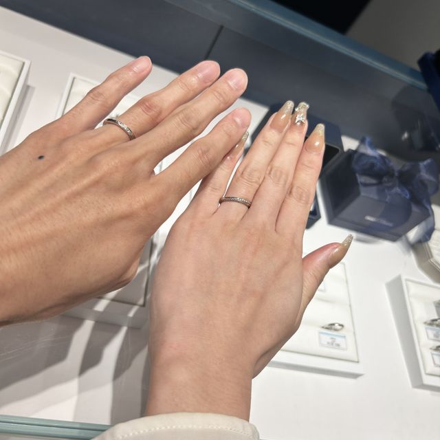 【銀座ダイヤモンドシライシの口コミ】 ダイヤモンドが、きれいに並んでいる。
ダイヤモンドの数に対して、価格が…