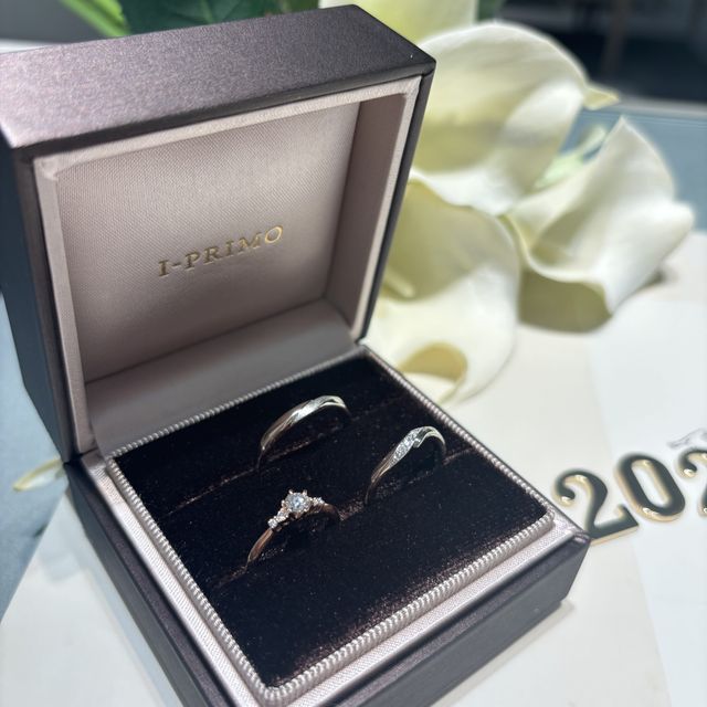 【アイプリモ(I-PRIMO)の口コミ】 指輪に込められたストーリーが星座に因んだもので、私たちも星座の話が思…