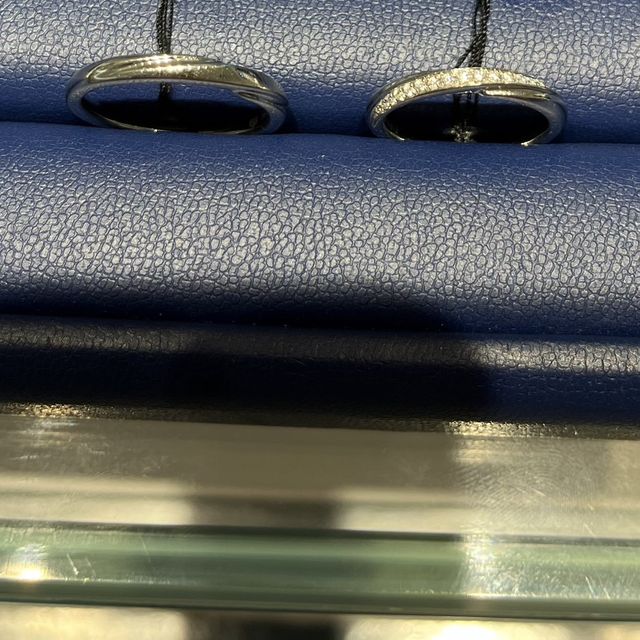 【エクセルコダイヤモンド(EXELCO DIAMOND)の口コミ】 形はストレートで、デザインに動きがあるものを探していた時にスタッフの…