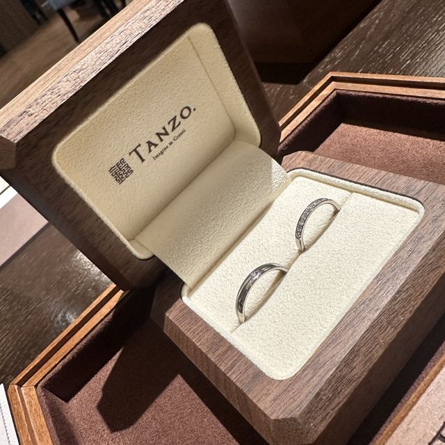 【TANZO.(鍛造指輪)の口コミ】 指輪のデザインとしてはとてもシンプルな物からとても高級感がある指輪を…