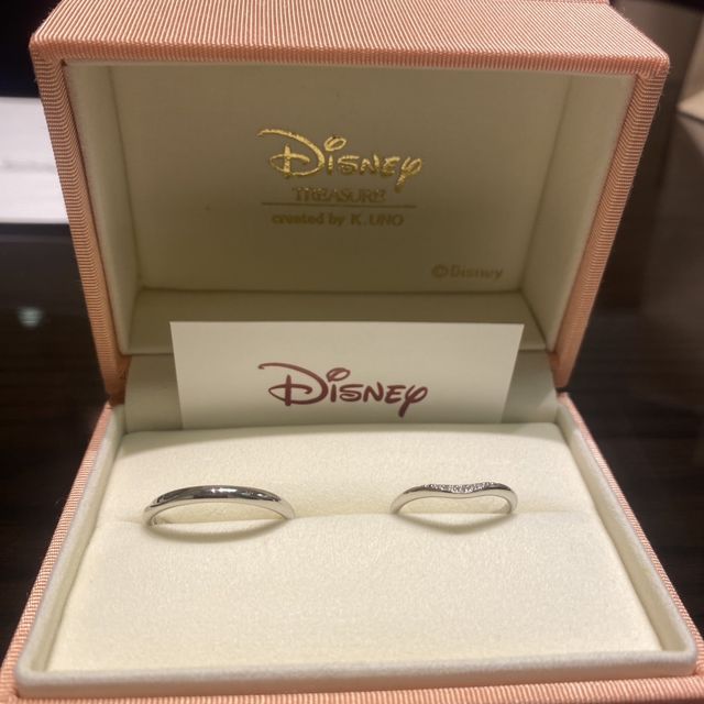 【ケイウノ ブライダル(K.UNO BRIDAL)の口コミ】 派手に出ないさりげなく隠れたミッキーがとても可愛く
気に入りました。
…