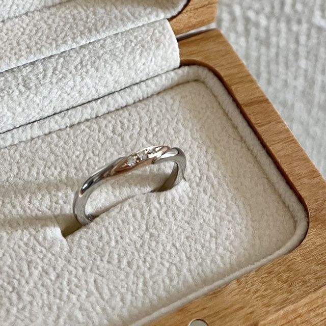 【Flavor(フレーバー)の口コミ】 中心部の素材のデザイン(ゴールド、ピンクゴールド、シルバーなど)新婦新…