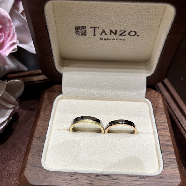【TANZO.(鍛造指輪)の口コミ】 最初は他のブランドで色々と検討していましたが、二人ともが気に入ったデ…