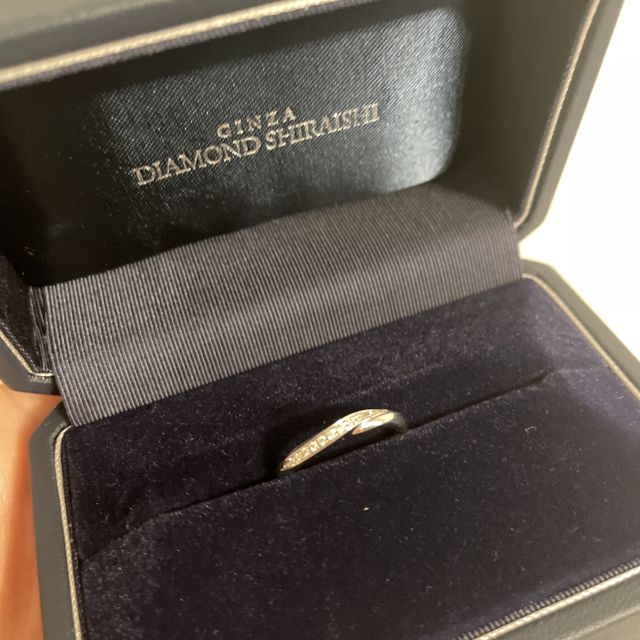 【銀座ダイヤモンドシライシの口コミ】 彼がプレゼントぜんしてくれた、婚約指輪と同じブランドで同じデザインの…