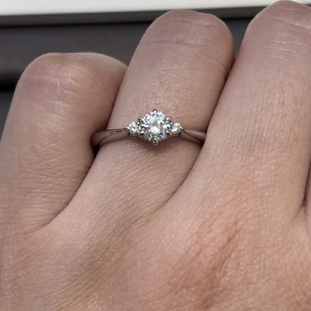 【アイプリモ(I-PRIMO)の口コミ】 こちらは、結婚指輪に合うものを提案していただき一目惚れした指輪でした…