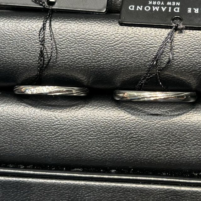 【ラザール ダイヤモンド(LAZARE DIAMOND)の口コミ】 メレタイプ、ウェーブを探していましたが、他ブランドでストレートのウェ…