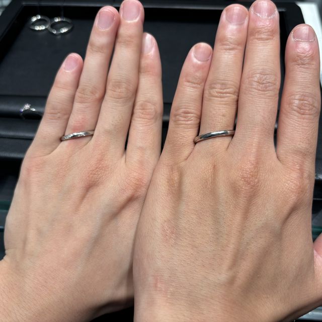 【ラザール ダイヤモンド(LAZARE DIAMOND)の口コミ】 メレタイプ、ウェーブを探していましたが、他ブランドでストレートのウェ…