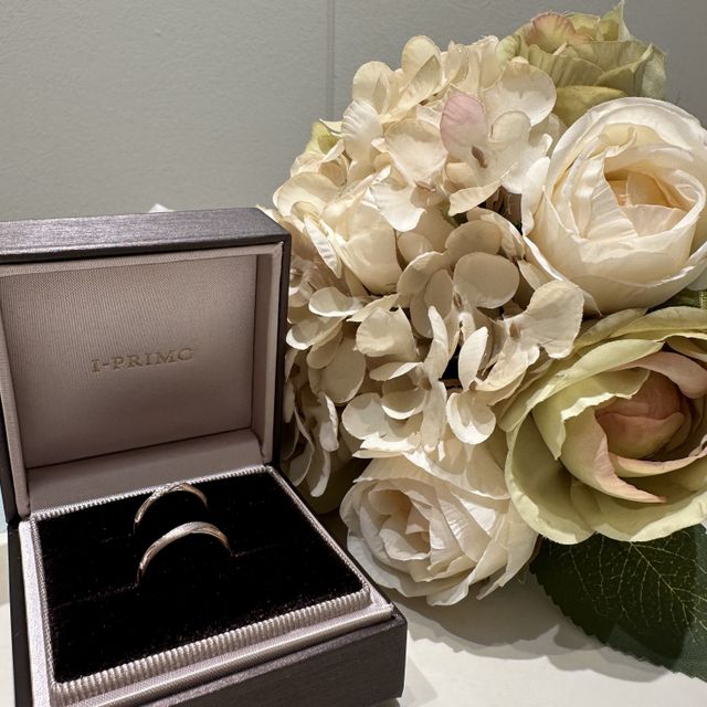 【アイプリモ(I-PRIMO)の口コミ】 ブラウンゴールドという色味とシンプルさに惹かれてこうにゅうしました。
…