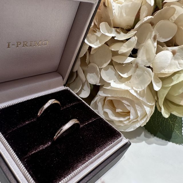 【アイプリモ(I-PRIMO)の口コミ】 ブラウンゴールドという色味とシンプルさに惹かれてこうにゅうしました。
…