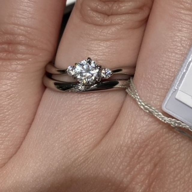 【アイプリモ(I-PRIMO)の口コミ】 手や指の特徴から、ウェーブタイプのリングが似合うと言っていただき、試…