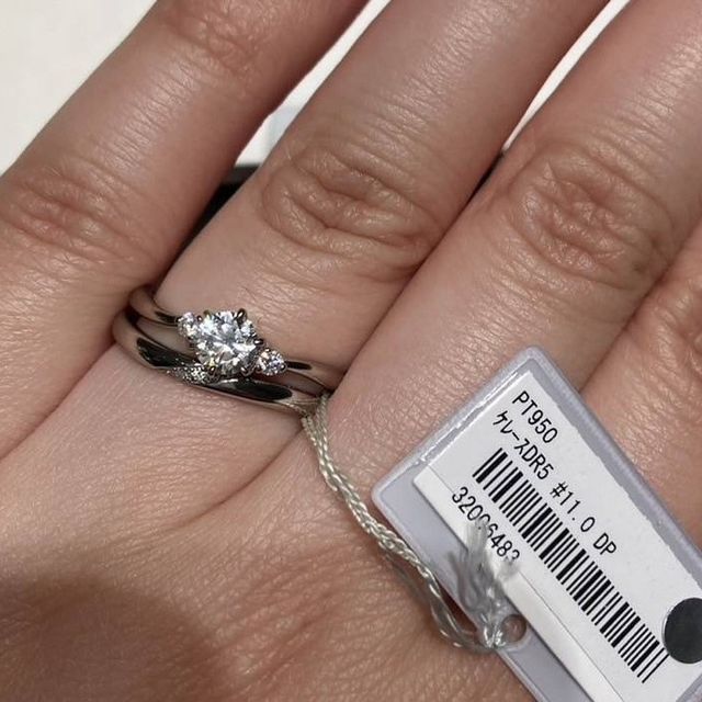 【アイプリモ(I-PRIMO)の口コミ】 ウェーブラインのマリッジリングが似合うと店員さんにオススメされ、色々…