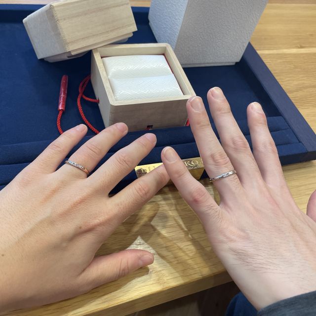 【TOMOE(トモエ)の口コミ】 形がかわいいのに日本らしさがあります✨
細い華奢なデザインが上品で気に…