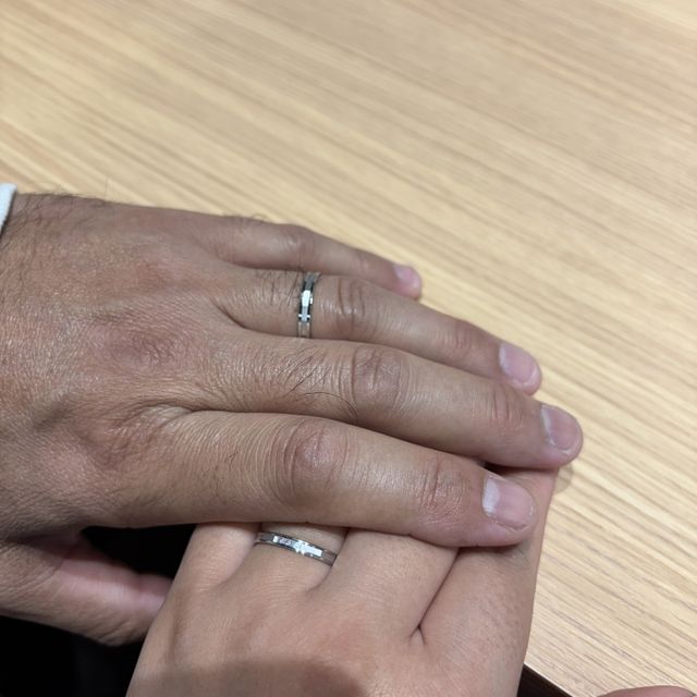 【PILOT BRIDAL(パイロットブライダル)の口コミ】 素材はP t999で純度が高く金属アレルギーでも安心して着けられます。
2人…