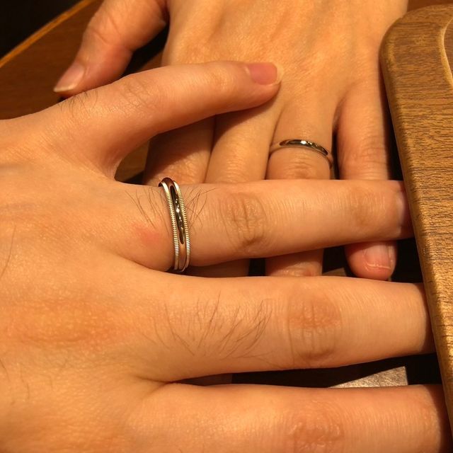 【ティファニー(Tiffany & Co.)の口コミ】 プラチナの割合が高く傷みにくいです。
デザインも豊富で、文字を入れる場…