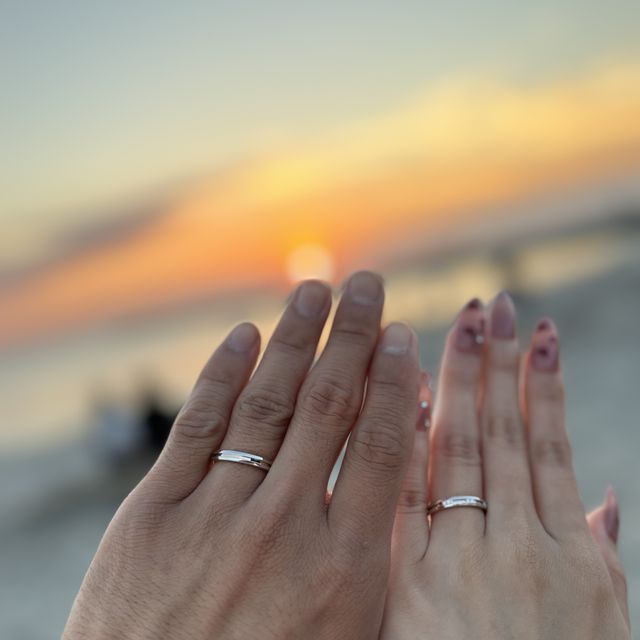 【アイプリモ(I-PRIMO)の口コミ】 プラチナとピンクゴールドが使われています。ダイヤモンドも3箇所に入って…