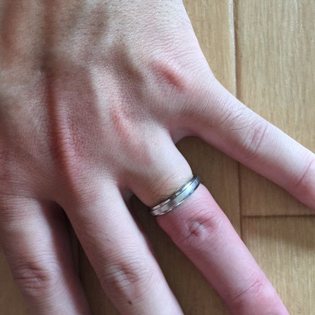 【アイプリモ(I-PRIMO)の口コミ】 男性ようが二重のプラチナになっていて上のプラチナ部分がくすみ加工にな…