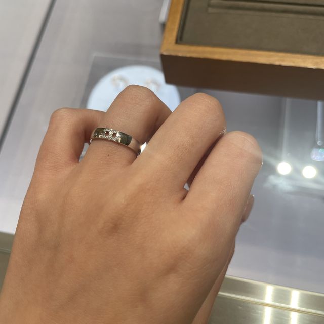【エルメス(HERMES)の口コミ】 友人が結婚指輪や婚約指輪で着用しているのをInstagramで見つけました。オ…