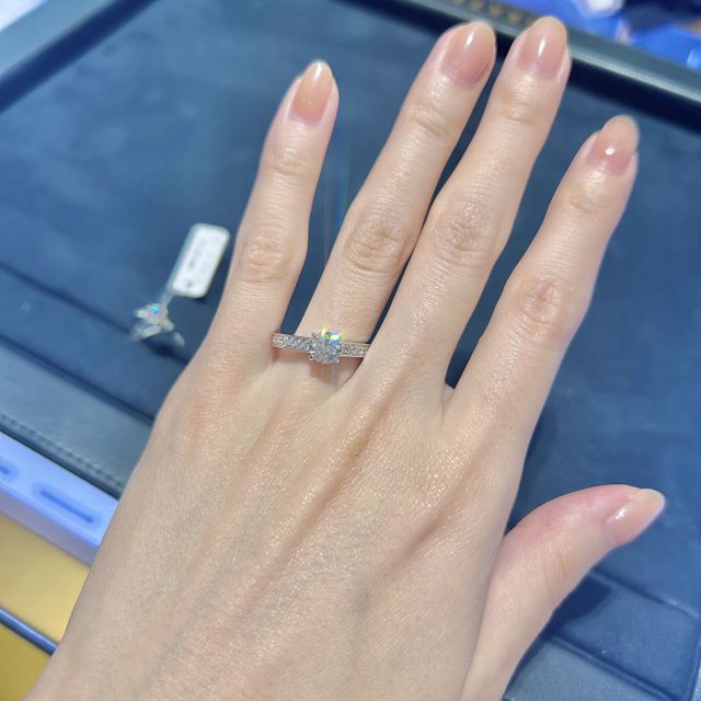 【グラフ(GRAFF)の口コミ】 グラフと言えば！なサイドストーンのあるデザインや華美なデザインがあま…