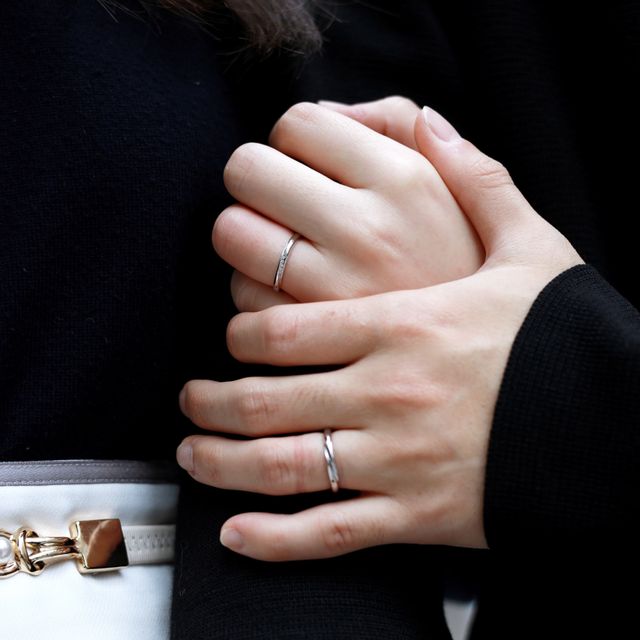 【出雲結(いずもゆい)の口コミ】 こちらの指輪は、シンプルながらも洗練されたデザインが魅力です。付け心…