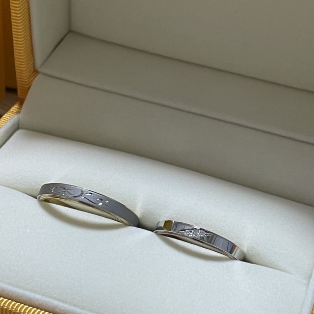 【ケイウノ ブライダル(K.UNO BRIDAL)の口コミ】 月日が気に入り訪問し、即決でした。
デザイナーさんに何枚か目の前で追加…