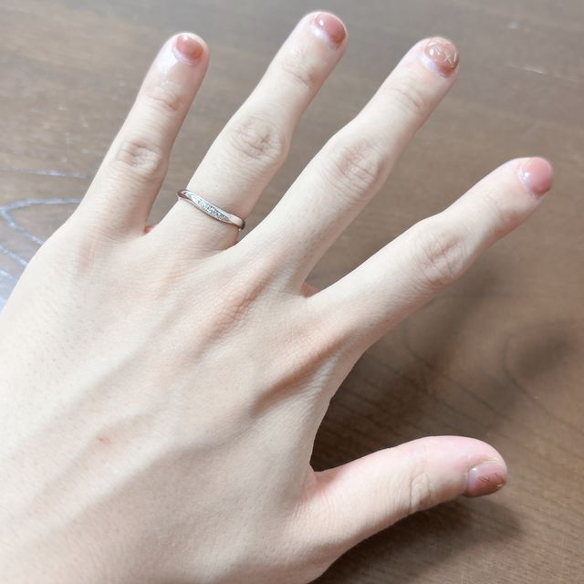【銀座ダイヤモンドシライシの口コミ】 元々ダイヤ入りでウェーブタイプの指輪を探していました。そのためいろい…