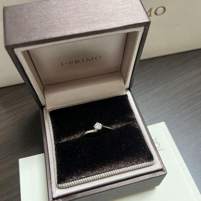 【アイプリモ(I-PRIMO)の口コミ】 個人的にデザインがシンプルかつかわいいと感じた。ダイヤモンドの大きさ…