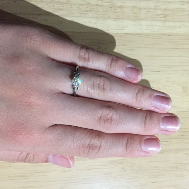 【ケイウノ ブライダル(K.UNO BRIDAL)の口コミ】 デザインがかわいく、とても気に入りました。ダイヤ自体がハートの形だと…