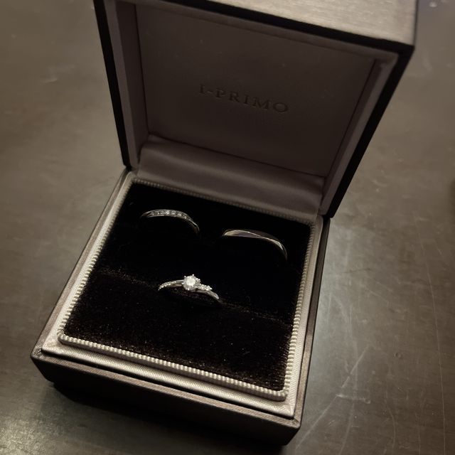 【アイプリモ(I-PRIMO)の口コミ】 私はシンプルすぎずゴージャスすぎない指輪を求めていて、まさにその指輪…