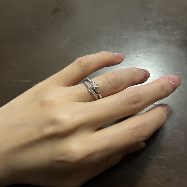 【アイプリモ(I-PRIMO)の口コミ】 私はシンプルすぎずゴージャスすぎない指輪を求めていて、まさにその指輪…