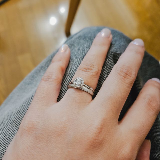 【ENUOVE(イノーヴェ)の口コミ】 毎週末くらい着けれる、カジュアルに結婚指輪と重ね付けできるものを探し…