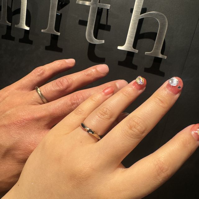 【Smith(工房スミス)札幌店の口コミ】 指輪のデザインはメビウスにしました。
全部試着し肌の色に合うというアド…