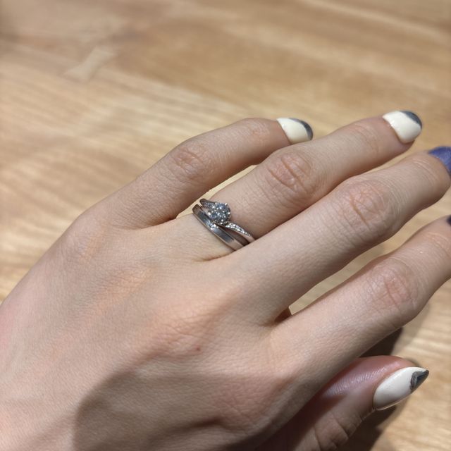 【出雲結(いずもゆい)の口コミ】 デザインがシンプルでずっとつけれるものだなと感じました。また、指輪の…