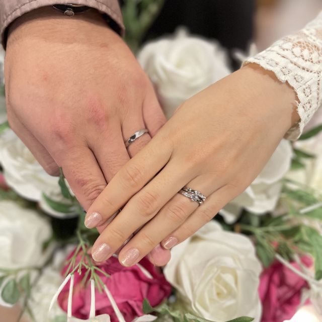 【TANZO.(鍛造指輪)の口コミ】 デザイン
・自分の指に合わせて、ストレート、ウェーブ、ブイなどの形が選…