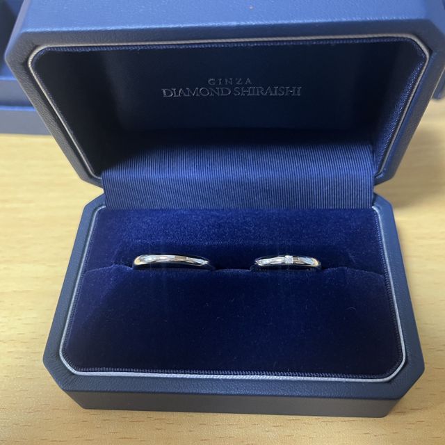 【銀座ダイヤモンドシライシの口コミ】 シンプルなデザインのもので探していました。シンプルでありながら材質や…