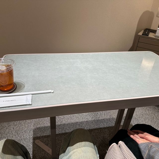 【アイプリモ(I-PRIMO)の口コミ】 一粒ダイヤだけが主役でない。両サイドの計4つのダイヤがセンターダイヤを…