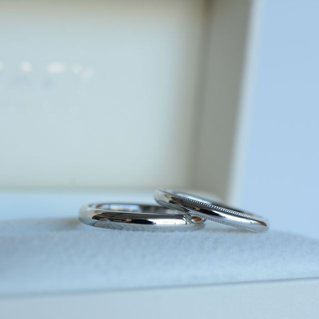 【CRAFY(クラフィ)の口コミ】 プラチナミルグレイン
シンプルでスタイリッシュでつけやすい
裏側に2人の…