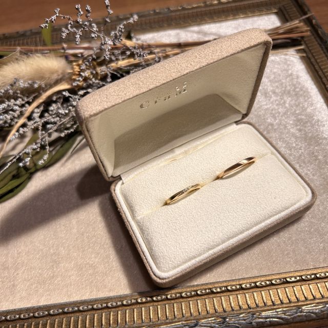 【atelier CraM(アトリエ クラム)の口コミ】 1番ののポイントはデザインです。お互いつけたい指輪を探し作って頂きまし…