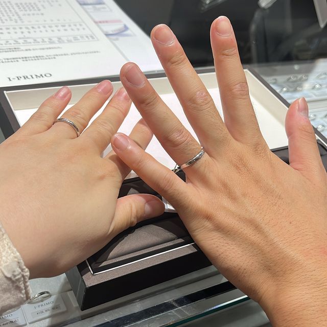 【アイプリモ(I-PRIMO)の口コミ】 まず雑誌など見ていてお互い2人ともS字のウェーブ型の指輪が欲しいねと話…