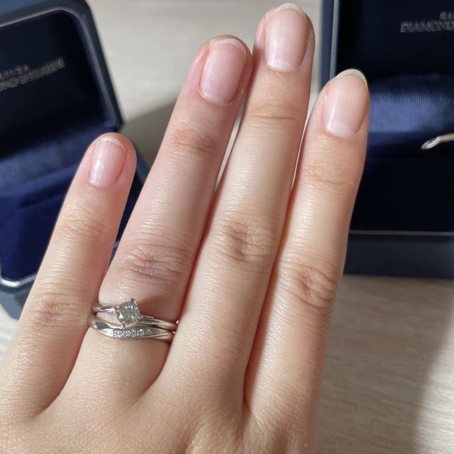 【銀座ダイヤモンドシライシの口コミ】 複数のブランドの指輪を試着しましたが、ダイヤモンドシライシの指輪がい…