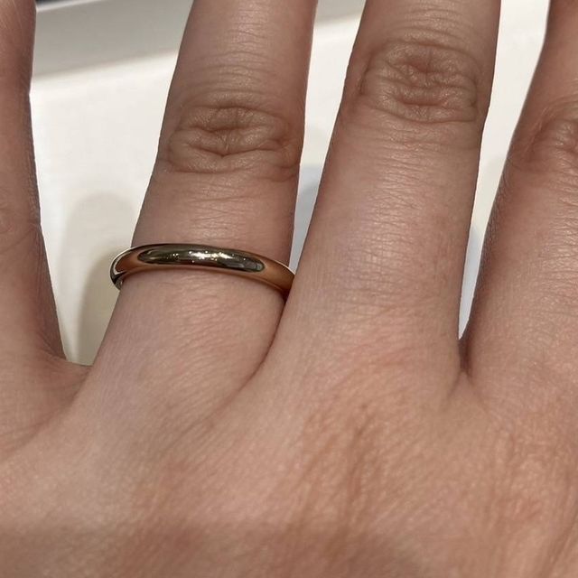 【アイプリモ(I-PRIMO)の口コミ】 シンプルだけど他とかぶらない、素材の色が珍しいこちらのリングにひかれ…