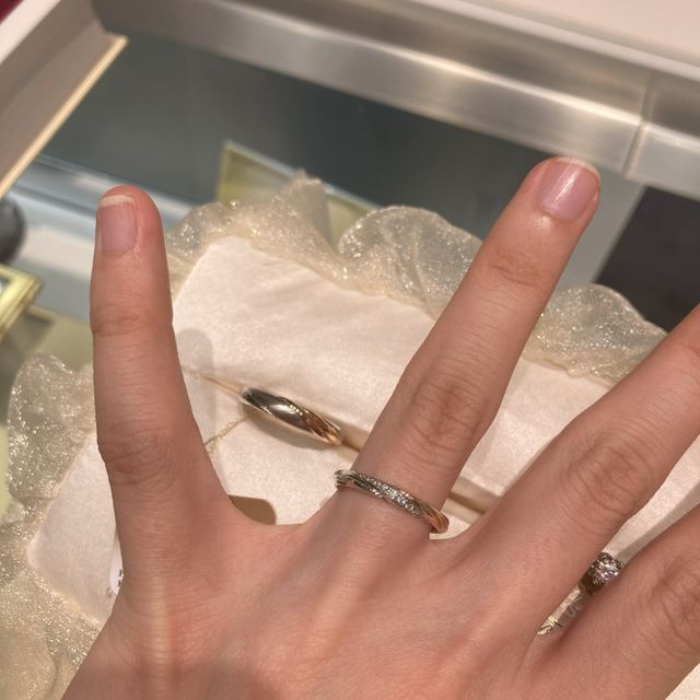 【ミルフローラ(Milluflora)の口コミ】 自身の指に似合うウェーブやVラインではありませんが、ひねりのあるような…