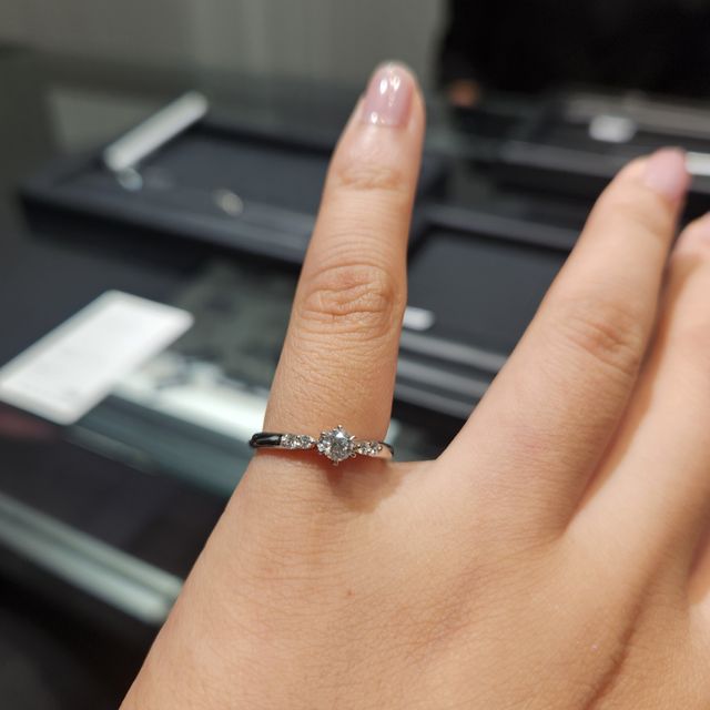 【ラザール ダイヤモンド(LAZARE DIAMOND)の口コミ】 指輪のデザインは定番の形からトレンドの形までどのような要望にも答えて…