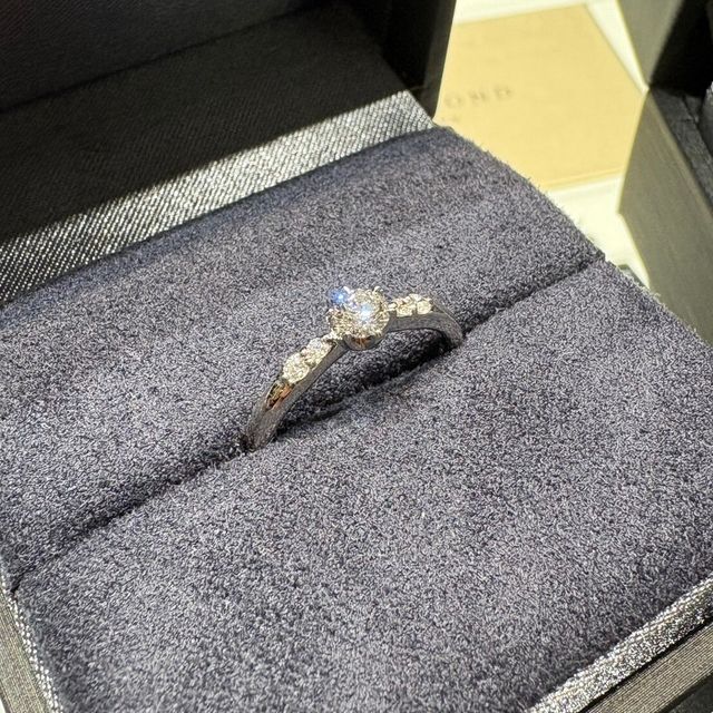 【ラザール ダイヤモンド(LAZARE DIAMOND)の口コミ】 指輪のデザインは定番の形からトレンドの形までどのような要望にも答えて…