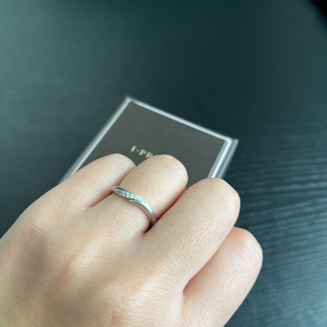 【アイプリモ(I-PRIMO)の口コミ】 ウェーブのデザインがきれいで、毎日つけていても飽きがきません。また、…